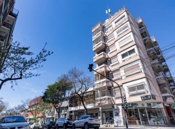 Departamento de 3 ambientes, Parque Chacabuco · 3 Ambientes en Alquiler – Al Frente con Balcón