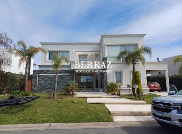 Casa · 420m² · 5 Ambientes · 2 Cocheras · Casa Alquiler Anual 4 Dorm. Barrio Los Alisos Lote de 850 m² Nordelta, Tigre
