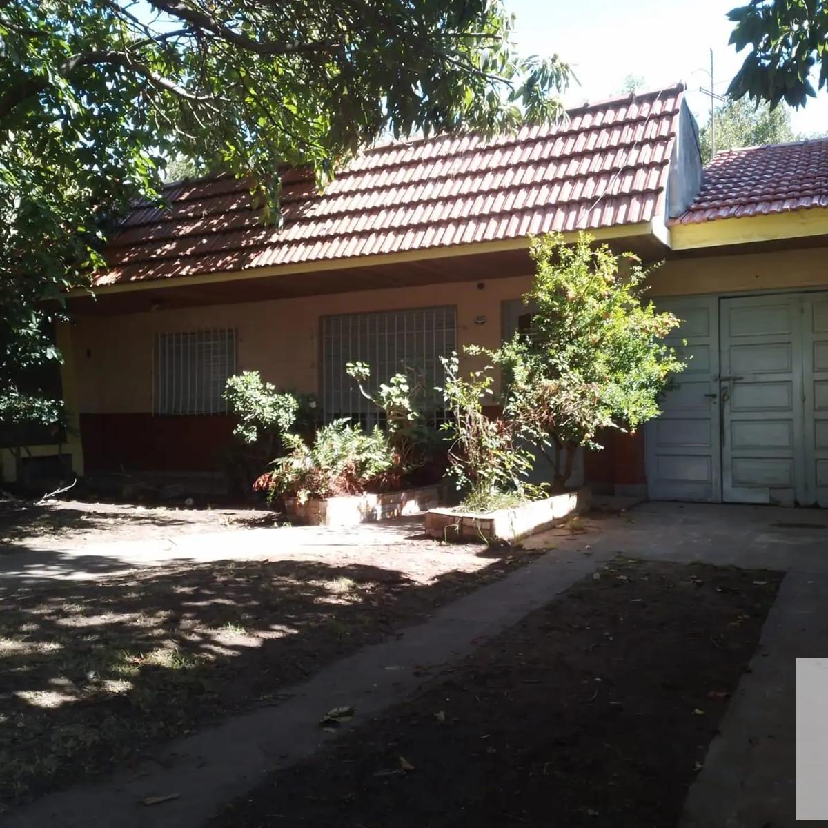 Casa de dos dormitorios en venta sobre calle Galicia y Gavilán