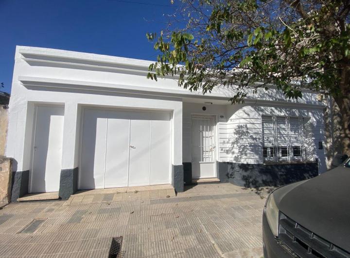 Casa · 200m² · 7 Ambientes · 1 Cochera