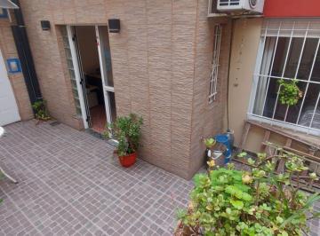 PH · 53m² · 5 Ambientes · PH Multifamiliar con Patio, Ciudadela.
