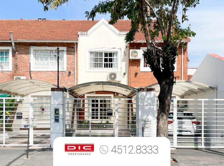 Casa · 70m² · 4 Ambientes · 1 Cochera