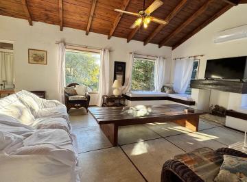 Casa · 620m² · 6 Ambientes · Casa Muy Cálida en La Barra