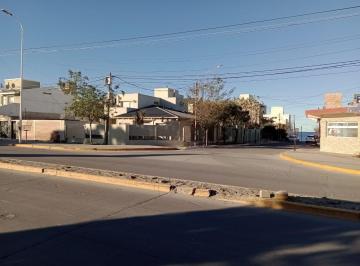 Casa · 300m² · 6 Ambientes · 6 Cocheras · Casa en Puerto Madryn