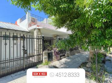Casa · 90m² · 4 Ambientes · 1 Cochera · Casa 2 Dorm. Venta - Munro
