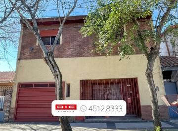 Casa · 210m² · 5 Ambientes · 1 Cochera · Casa 3 Dorm. Venta - Carapachay