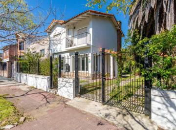 Casa · 131m² · 5 Ambientes · Nvo! Lote de 577 m² con Casa a Reciclar - Bajo Si