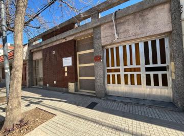 Casa · 128m² · 3 Ambientes · 1 Cochera · Larrea Al 1300 Casa en Venta 2 Dorm. Barrio Azcuenaga Rosario
