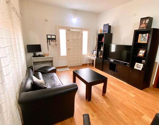 Casa · 80m² · 3 Ambientes · 2 Cocheras