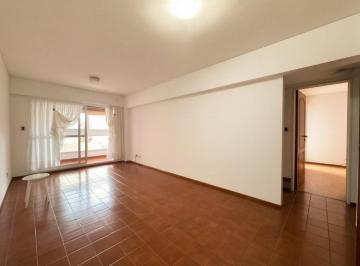 Departamento · 70m² · 4 Ambientes · 1 Cochera · Departamento en Venta Área Centro Este