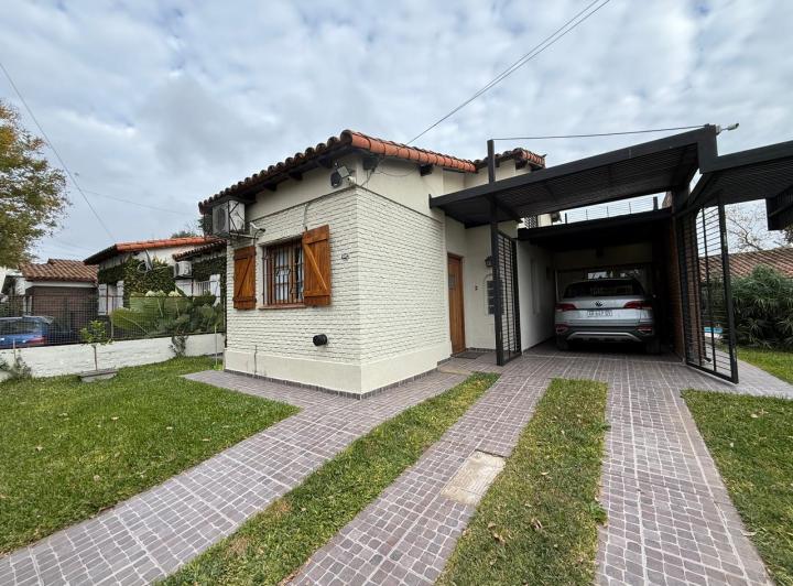 Casa · 160m² · 6 Ambientes · 2 Cocheras