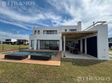 Casa · 281m² · 7 Ambientes · Casa en Venta en El Barrio Amarras, Puertos / Escobar
