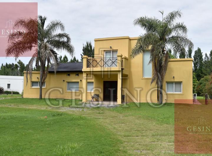 Casa · 200m² · 6 Ambientes