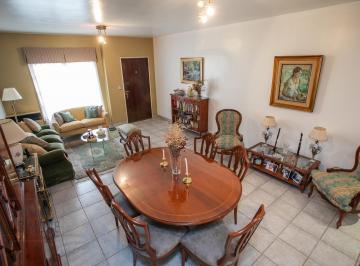 Casa · 121m² · 5 Ambientes · 1 Cochera · Venta Casa Tipo Duplex de 5 Ambientes en Caballito
