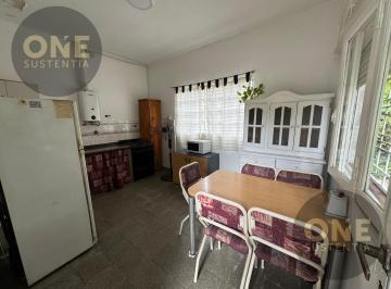 Casa · 118m² · 4 Ambientes · Casa con Lote Propio en Banfield Este