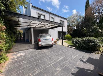 Casa · 280m² · 7 Ambientes · 1 Cochera · Casa en Venta en Hurlingham Centro