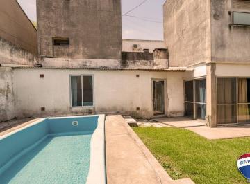 PH · 98m² · 4 Ambientes · Casa en Venta en La Plata con Pileta