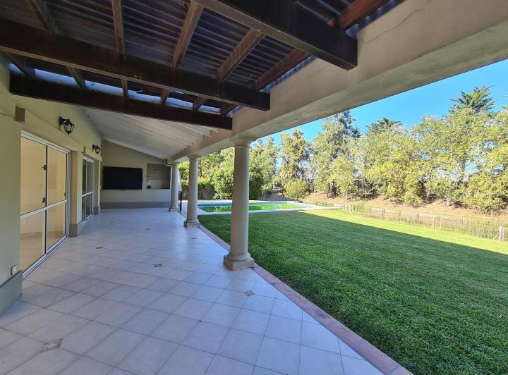 Casa en alquiler en Las Glorietas · 4 ambientes
