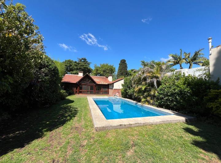 Casa · 225m² · 3 Dormitorios · 3 Cocheras