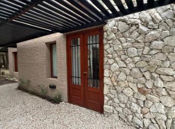 Casa de 4 ambientes, Cariló · Casa en El Bosque, Reciclada, Impecabe! en Venta en Cariló