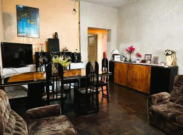 Casa · 132m² · 4 Ambientes · 1 Cochera · Casa en Venta de 4 Ambientes La Tablada Ciudad de La Matanza