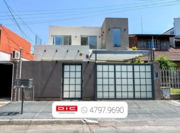 Casa · 236m² · 6 Ambientes · 2 Cocheras · Casa 3 Dorm. Venta - Florida Mitre/este