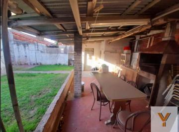 Casa · 150m² · 3 Ambientes · Casa en Venta - 4 Dorm. 3 Baños - Ituzaingó