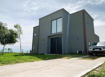 Casa · 200m² · 5 Ambientes · 2 Cocheras · Casa en Venta en Barrio Privado San Sebastián, Pilar, Área 8