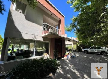 Casa · 438m² · 7 Ambientes · Casa en Venta - 6 Dorm. 5 Baños - La Plata
