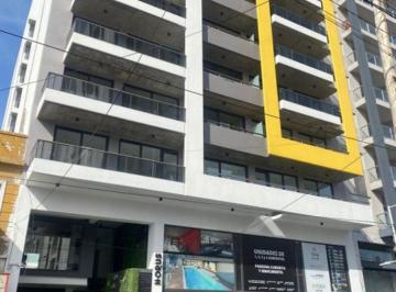 Departamento de 2 ambientes, Avellaneda · Alquiler - Departamento en Wilde de 2 Ambientes en Edificio de Categoría