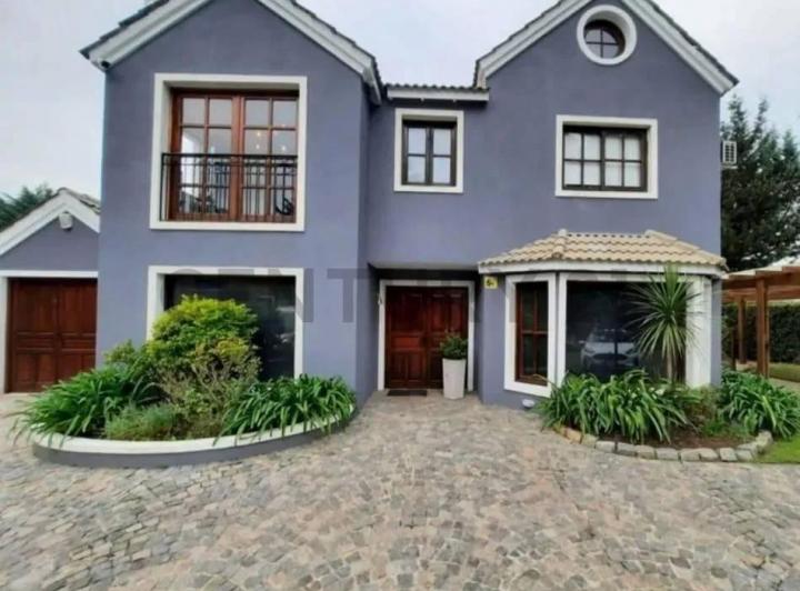 Casa · 230m²