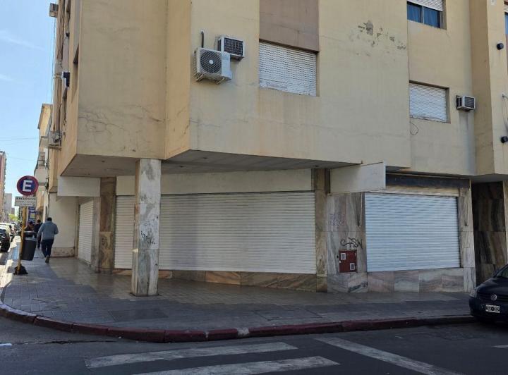 Local comercial · 140m²