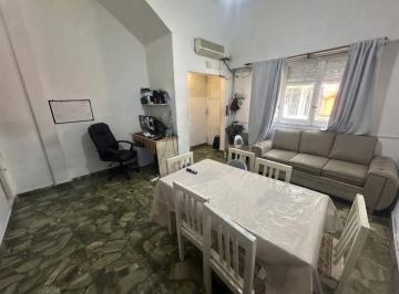 PH · 40m² · 2 Ambientes · PH a Refaccionar en Venta en Flores 2 Ambientes con Patio - Oportunidad