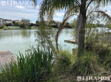 Casa · 349m² · 6 Ambientes · 2 Cocheras · Casa a La Laguna, con 4 Dorm., Escritorio y Play, en Venta o Alquiler en Santa Barbara