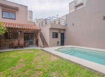 Casa · 282m² · 5 Ambientes · 1 Cochera · Casa en Villa del Parque