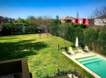 Casa · 310m² · 5 Ambientes · 2 Cocheras · Alquiler Temporal en Talar del Lago 2 Doble Lote