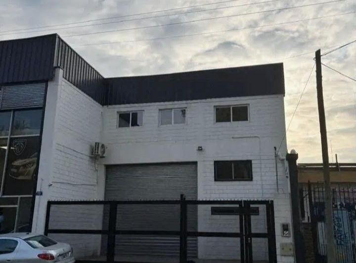 Bodega-Galpón · 535m² · 5 Cocheras