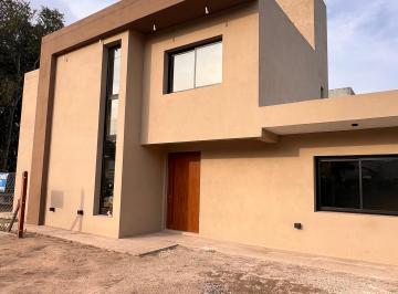 Frente e ingreso · Vendo Casa a Estrenar