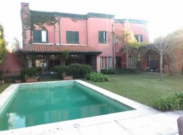 Casa · 320m² · 6 Ambientes · 2 Cocheras · Conquipropiedades - Alquiler de Verano Casa en Laguna del Sol