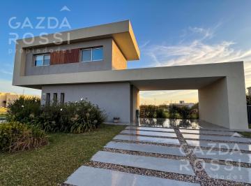 Casa · 228m² · 4 Ambientes · 4 Cocheras · Casa 4 Ambientes en Venta con Fondo Al Espejo de Agua en La Alameda, Canning