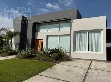 Casa · 170m² · 5 Ambientes · 1 Cochera · Espectacular Propiedad de Diseño y Calidad en Barrio Privado Santa Ines, Canning