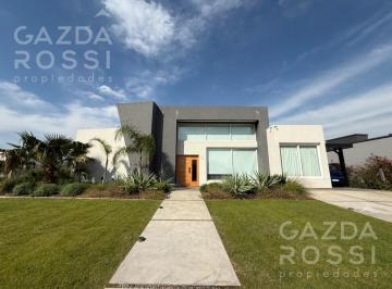 Casa · 170m² · 5 Ambientes · 1 Cochera · Espectacular Propiedad de Diseño y Calidad en Barrio Privado Santa Ines, Canning