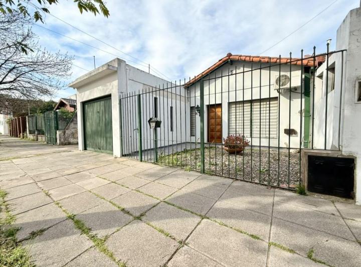 Casa · 100m² · 4 Ambientes · 1 Cochera