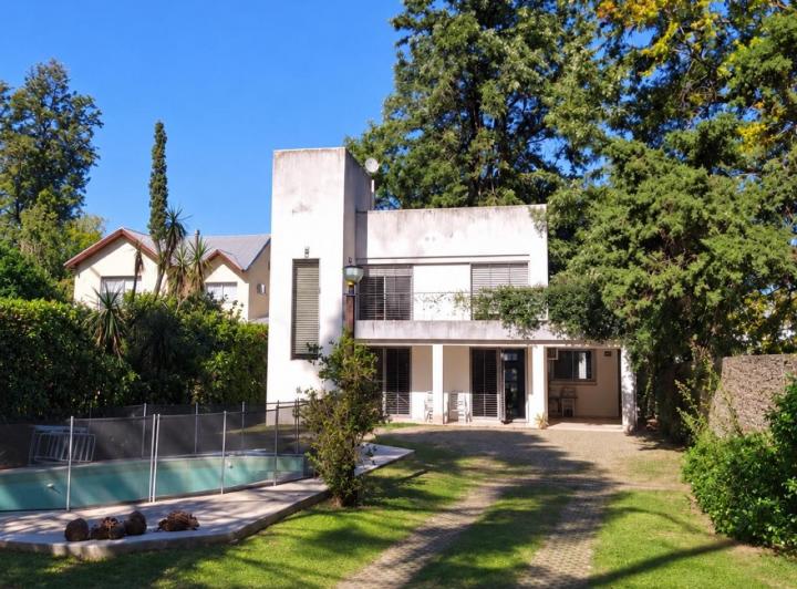 Casa · 4 Dormitorios