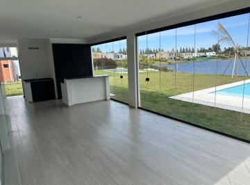 Casa · 180m² · 5 Ambientes · 6 Cocheras · Venta Casa 5 Amb Al Agua Estilo Frances S Matías