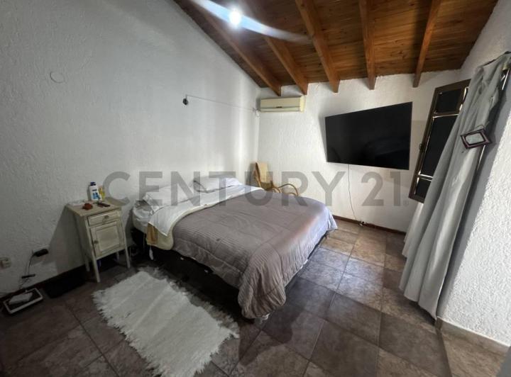 Casa · 111m² · 5 Ambientes · 1 Cochera