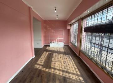 Local comercial · 70m² · 1 Ambiente · Local en Lomas de Zamora - Hipólito Yrigoyen en Esquina