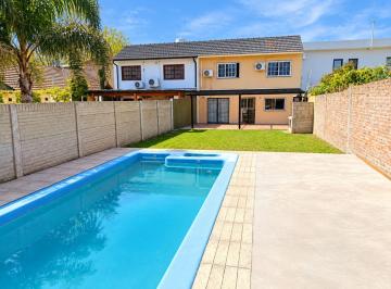 Casa · 165m² · 5 Ambientes · 1 Cochera · Casa en 2 Plantas 5 Ambientes Patio Pileta Cochera