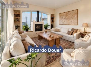 Casa · 200m² · 5 Ambientes · 2 Cocheras · Alquiler de Verano – Casa con Pileta y Vista Al Golf – El Cantón