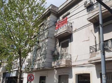 Departamento de 3 ambientes, Villa Crespo · 3 Ambientes - Apto Profesional - Frente - Balcon - 2° Piso X Escalera, Cocina Reciclada - Metrobus